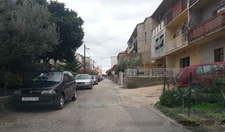 Možemo li  vozila parkirati u svojim dvorištima i garažama umjesto na cesti?